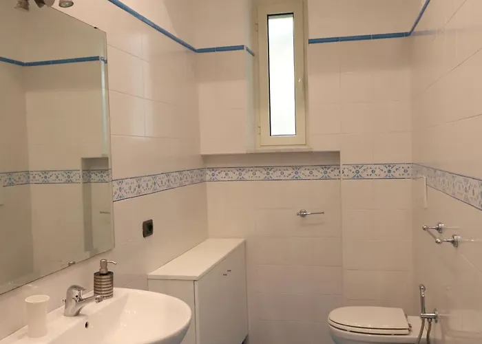 Francesco Lägenhet *